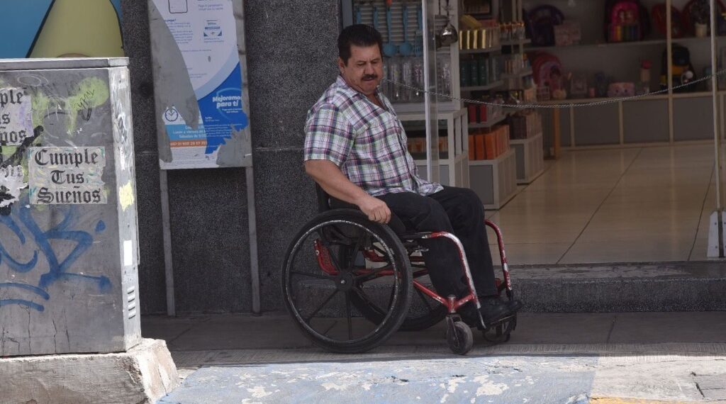 Con más calles chulas y dignas para la movilidad de la gran familia: Toño Ochoa