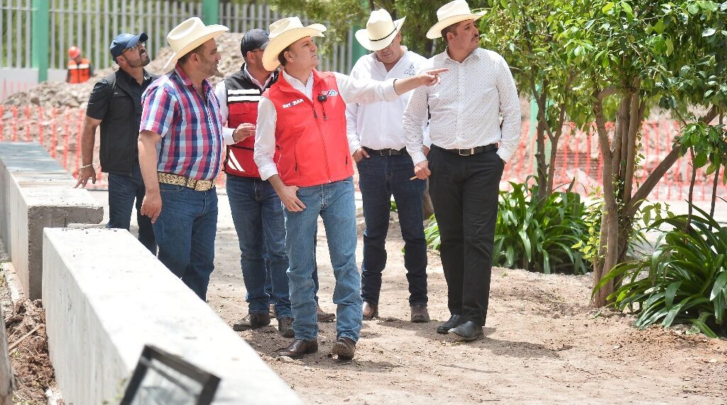 Con Esteban las obras se van viendo en San Juan del Río; ahora tendrán también un parque remodelado