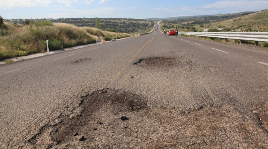 Hacienda se “guarda” recurso para mantenimiento de carreteras de Durango; temen que se libere hasta el 2025