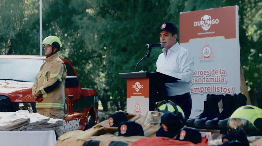 Reconocen y fortalecen al equipo de héroes de la gran familia duranguense