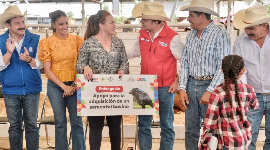 Ganaderos de Durango tienen gobernador amigo y se tiene que sentir; cumple Esteban con entrega de subsidios para adquisición de sementales