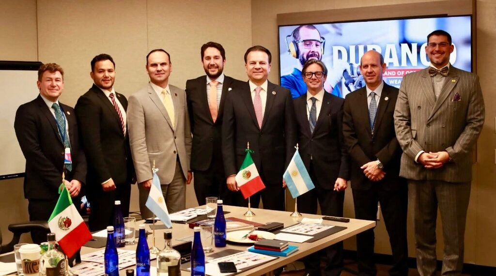 Fortalece Esteban Villegas promoción de Durango en el extranjero; anuncia su quinta gira internacional de trabajo