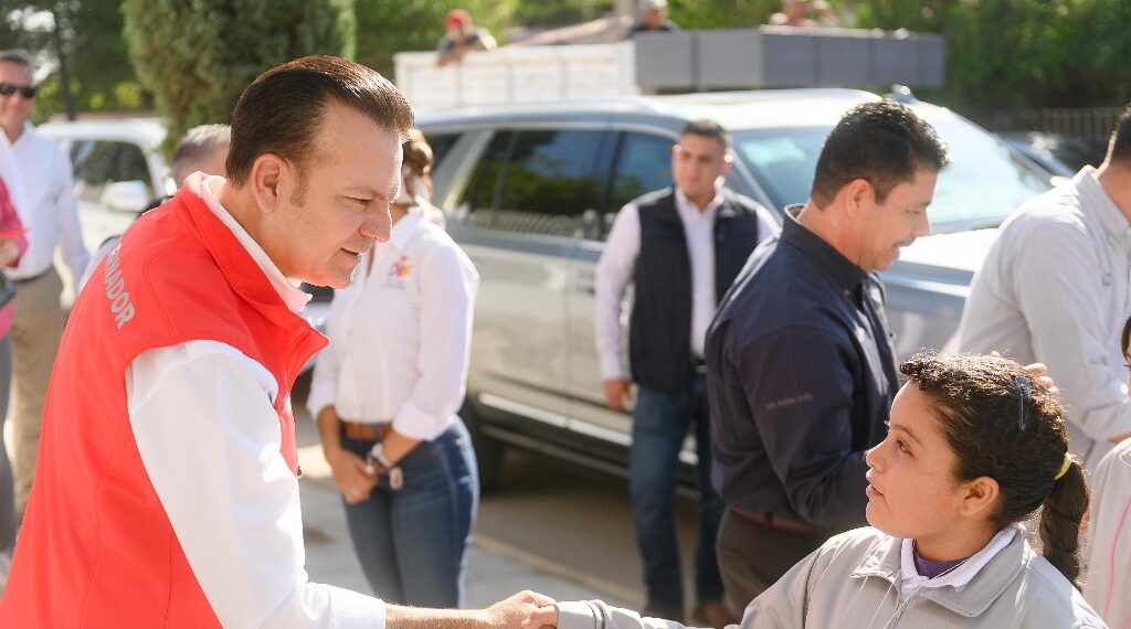 Con uniformes y útiles escolares entregados por el Gobierno Estatal, niños de Durango tendrán igualdad: Padres de familia