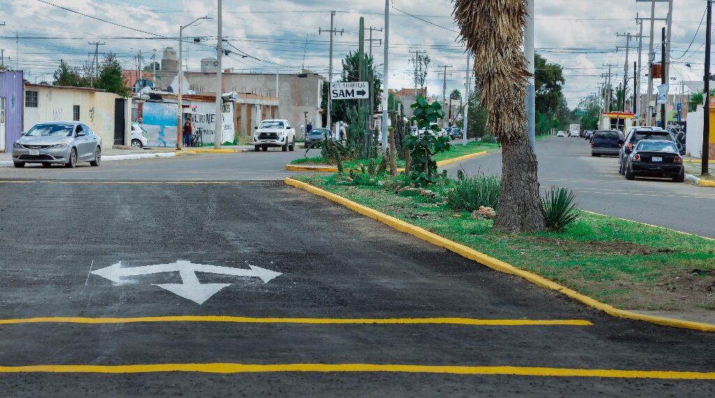 Avanza la pavimentación en Durango