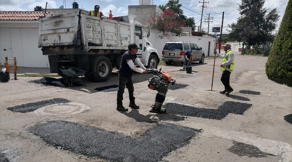 Avanza Toño Ochoa en pavimentación para la gran familia duranguense