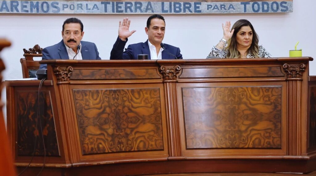 Con finanzas sanas, en Durango crecen las obras y servicios: Toño Ochoa
