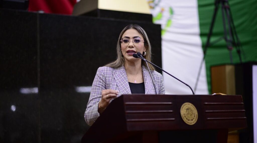 Proponen sancionar a padres que consuman drogas delante de los hijos