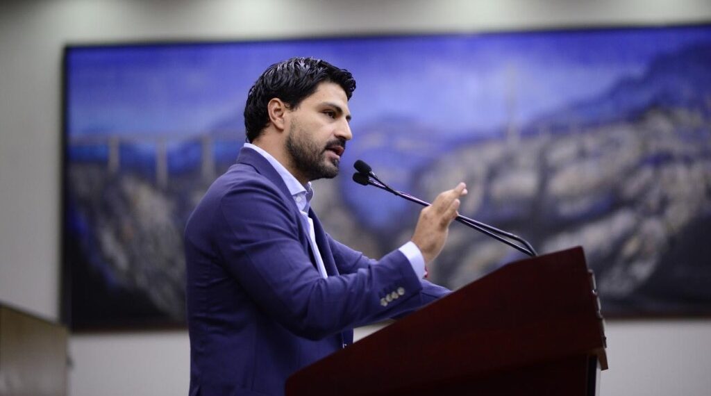 Educación, salud e infraestructura asignaturas pendientes: Martín Vivanco