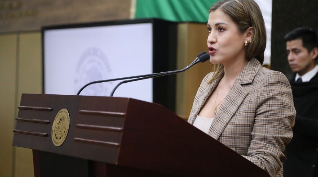 Necesario atender salud mental de mujeres embarazadas: Gaby Vázquez