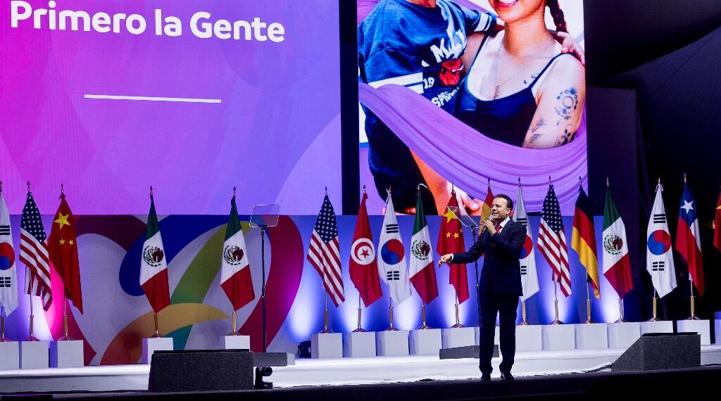 Con Esteban Villegas, primero la gente; a dos años sigue cambiando vidas con mejores viviendas, salud, economía y educación