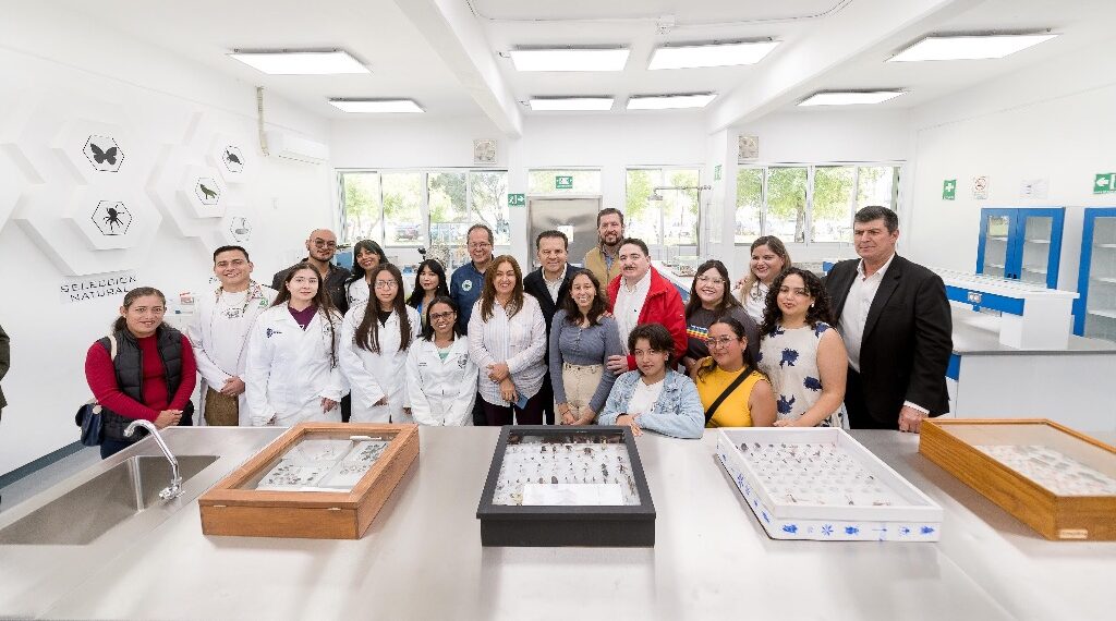 Estamos listos para que jóvenes profesionistas aprovechen momento de innovación que vive Durango: Esteban