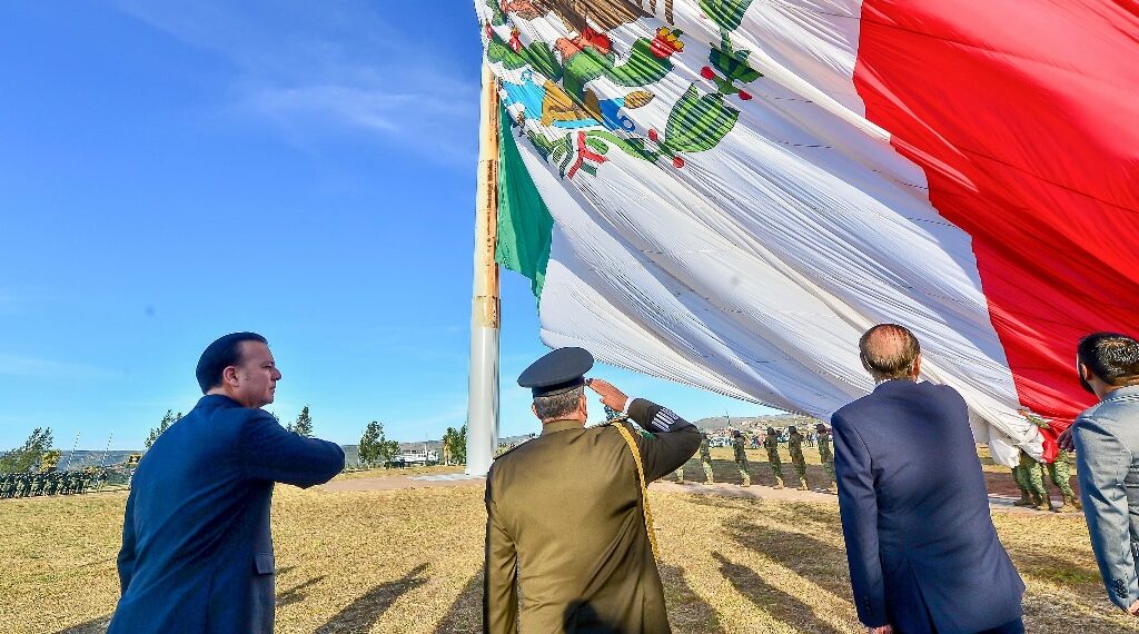 Fomenta Gobierno de Esteban Villegas valores patrios en las familias duranguenses