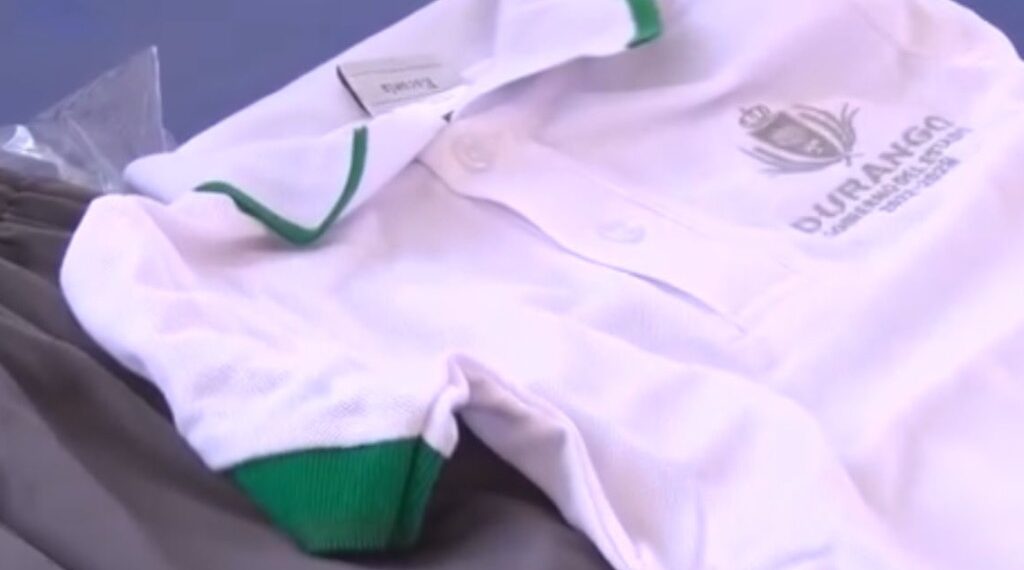 Por terminar, distribución de los uniformes escolares gratuitos