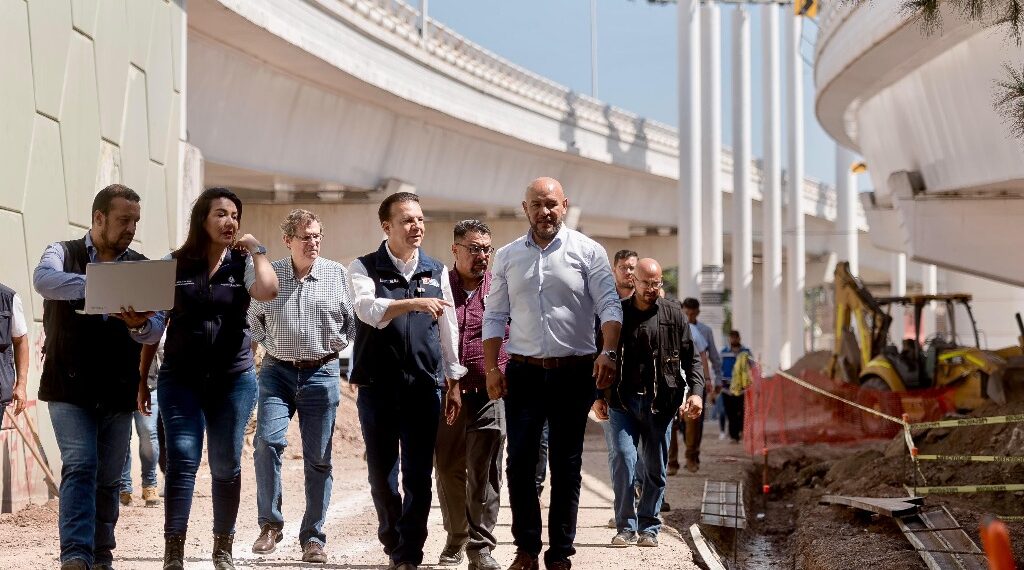 Supervisa Esteban modernización y rehabilitación de obra Bajo Puentes Gemelos; familias contarán con mayores espacios para convivir