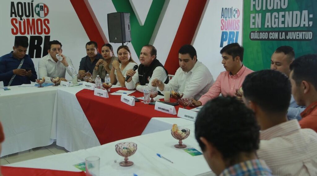 Jóvenes son parte fundamental para construir un futuro mejor para Durango: Ernesto Alanís