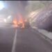Se necesitaron 3 camiones para sacar a las personas resguardadas por incendio de vehículos en la “Súper”