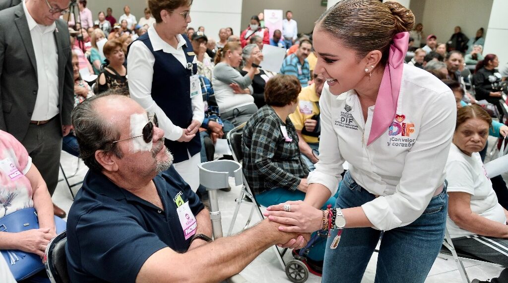 Con cirugías gratuitas de cataratas, Marisol y Esteban atienden a 240 duranguenses para que “vean con el corazón”