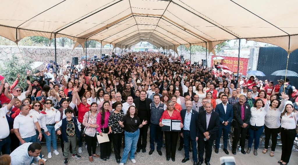 Reconocen familias CADI y Gonzalo Yáñez, visión del Gobernador Esteban por entrega de Clave al Bachillerato Humanista “Albert Einstein”