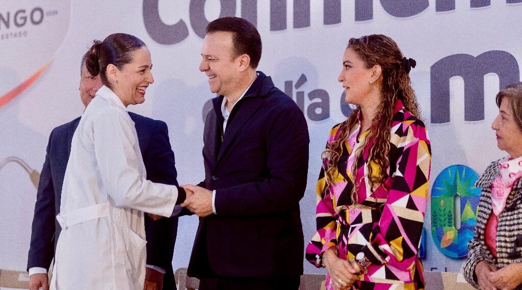 ”Continuaré en la búsqueda de proyectos por la salud de duranguenses” afirma Esteban al reconocer a los médicos