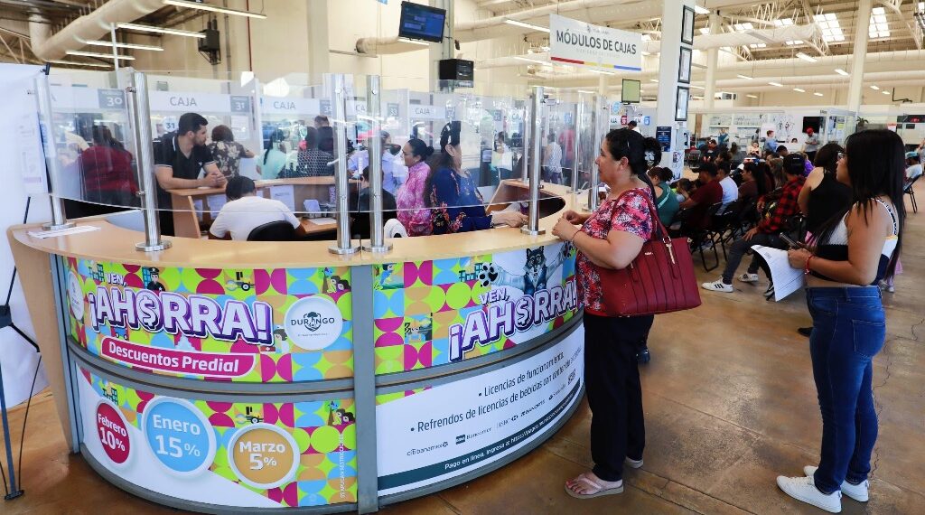 Descuentos hasta del 80% en noviembre para la gran familia duranguense: Toño Ochoa