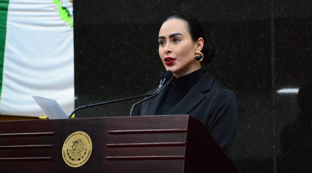 Exhortan Cynthia Mont a los municipios cobrar servicio de agua