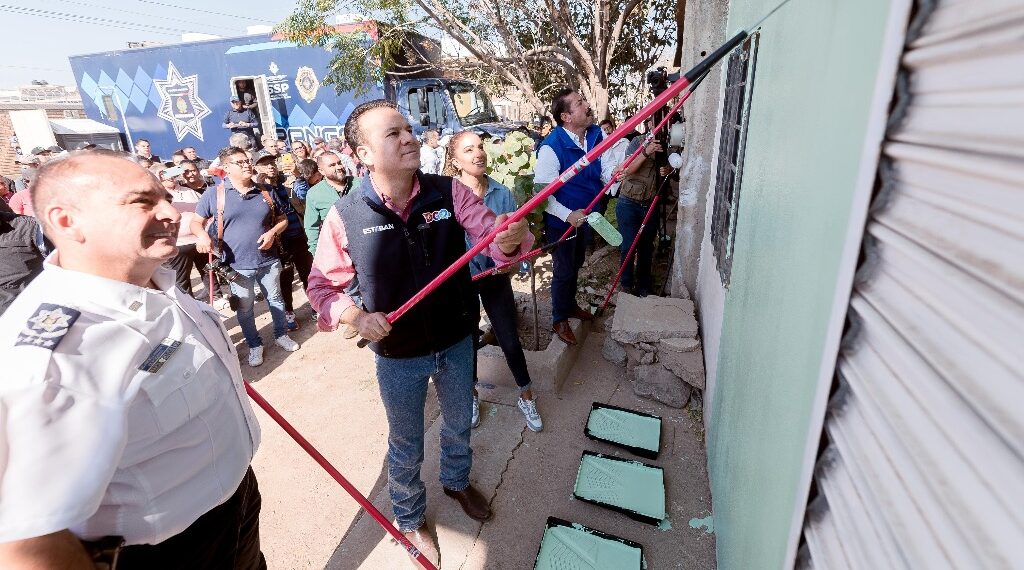 Transforma Esteban entorno de las familias duranguenses; arranca programa para mejorar imagen de colonias y fraccionamientos