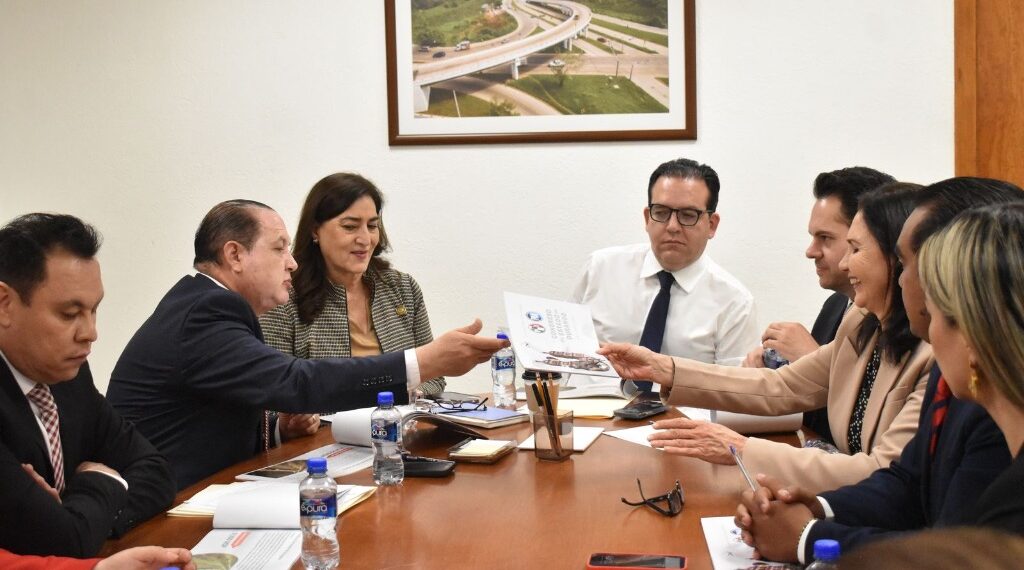 Equipo Durango, por más obras para el estado.