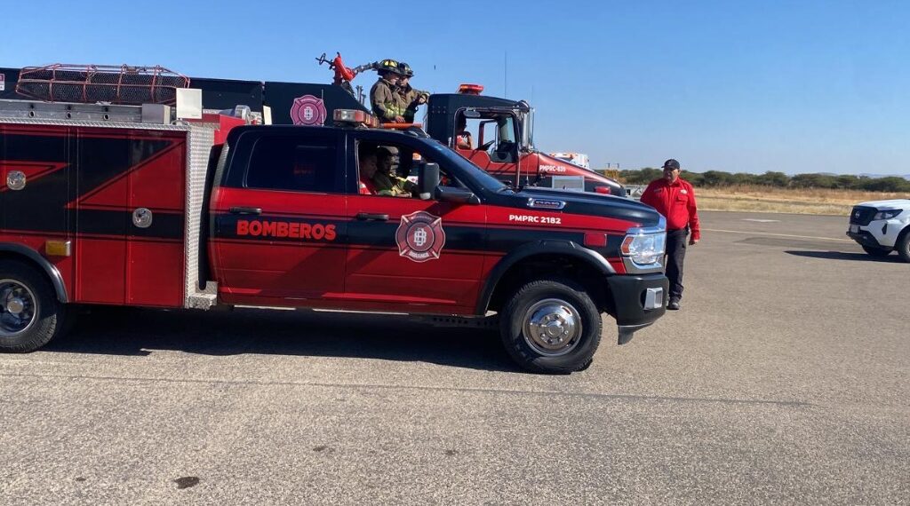 Realizan simulacro de incendio de un avión en el Aeropuerto de Durango
