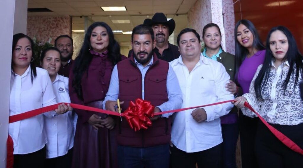 Nadia Milán y Octavio Adame inauguran su Casa de Gestión en Gómez Palacio