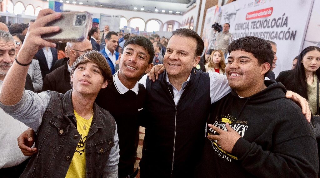 Este es el sexenio de los jóvenes; inaugura Esteban Encuentro de “Ciencia, Tecnología, Innovación e Investigación UNIFEST DGO 2024″