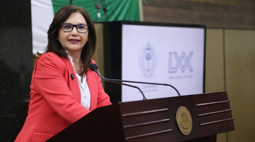 Entrega de útiles escolares, va a la constitución