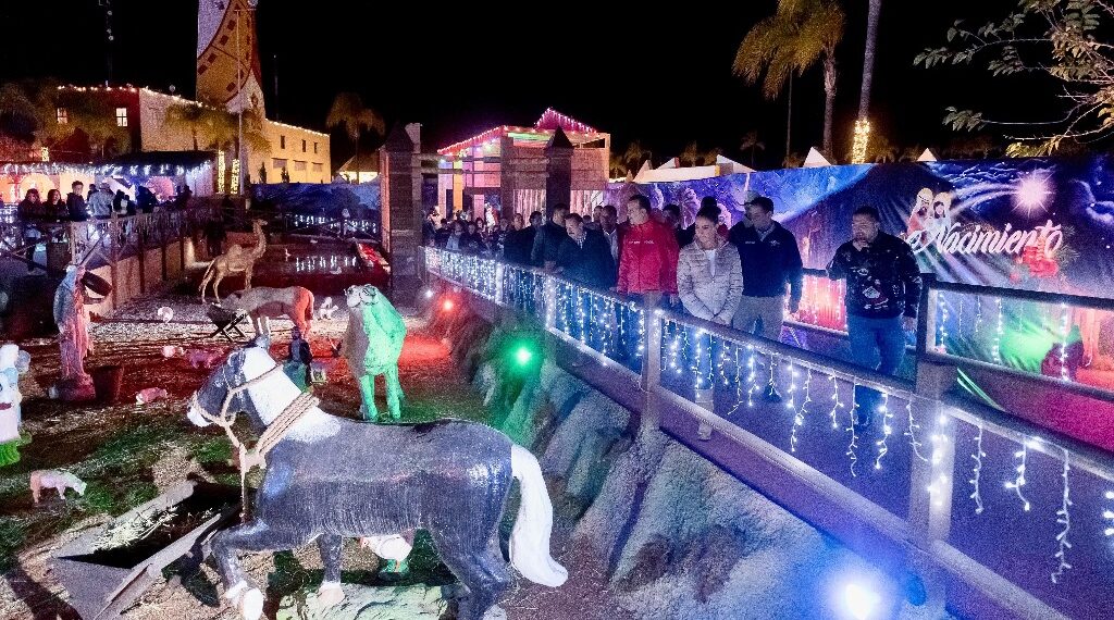 Inauguran Marisol y Esteban la Feria Navideña con atractivos únicos y gratuitos