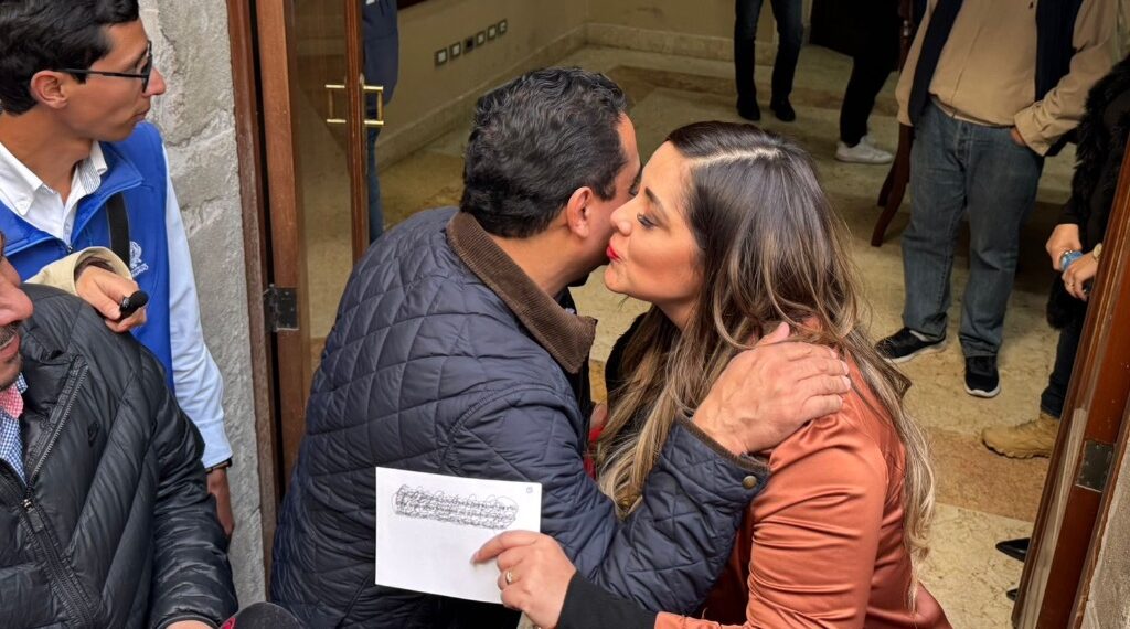 Conviene más la candidatura común, con un solo sello y un solo logotipo