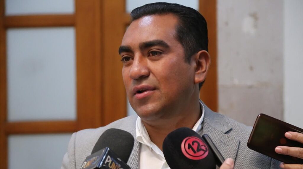 Llama Noel Fernández a la unidad nacional para enfrentar desafíos con EUA