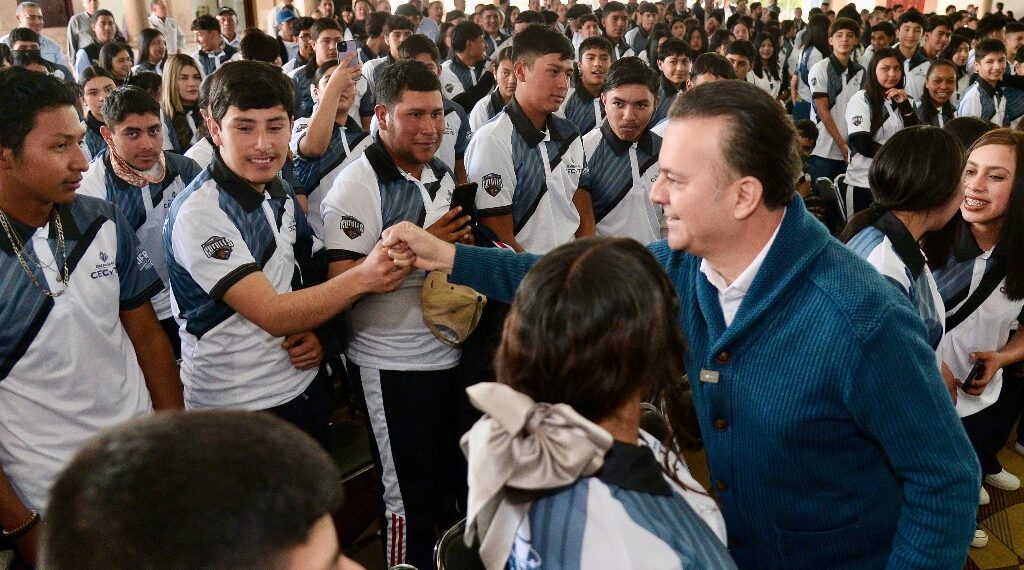 CECyTE ofrece las carreras técnicas más innovadoras; reconocen gestión de Esteban a favor de la educación
