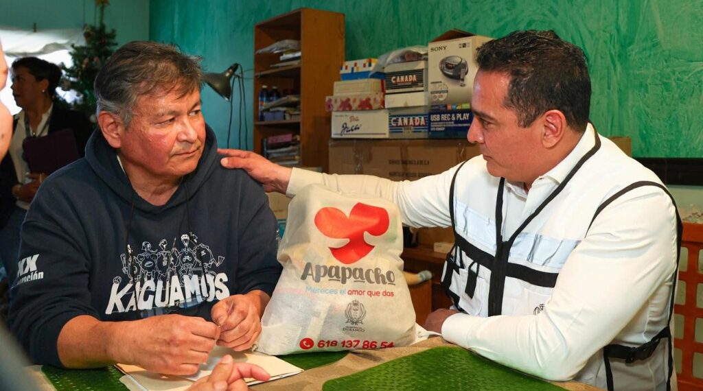 Brindan apoyo integral a 500 cuidadores para mejorar su bienestar.