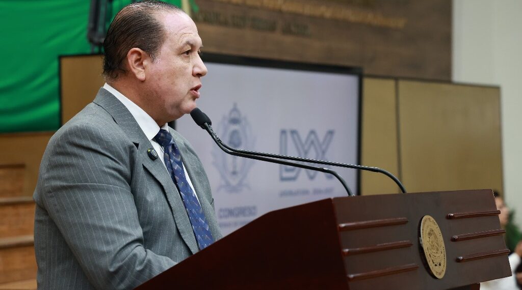 ¡Es un orgullo ser universitario!: Ernesto Alanís