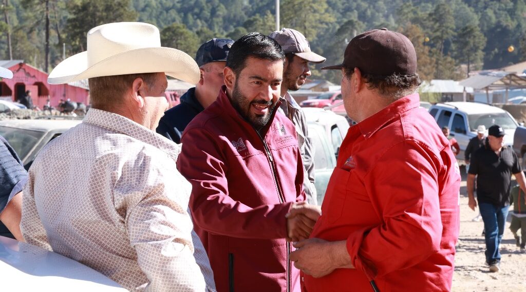 Regresa Héctor Herrera a comunidades alejadas  de Topia, Canelas y Santiago Papasquiaro