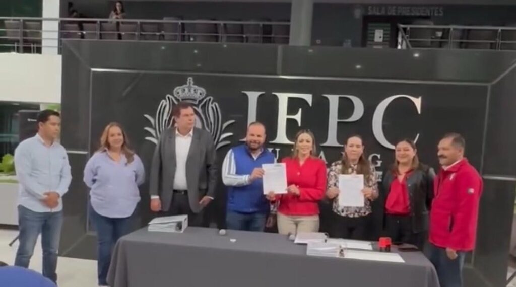 Presentan PRI-PAN solicitud de registro de candidatura común