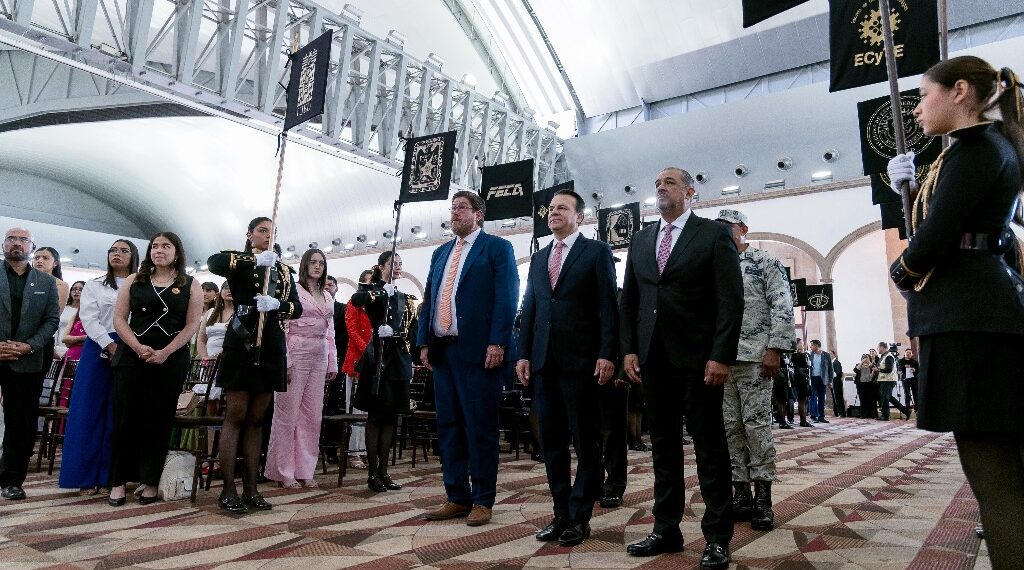 Entrega el Gobernador Esteban Villegas 620 medallas al mérito académico “Benito Juárez”