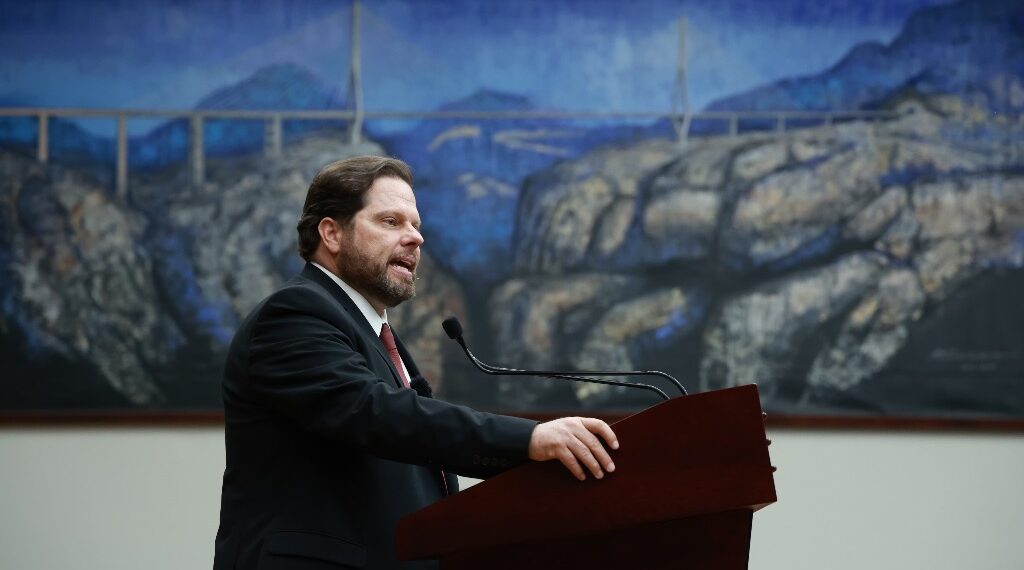 Propone Otniel García sanciones por difamación y calumnia