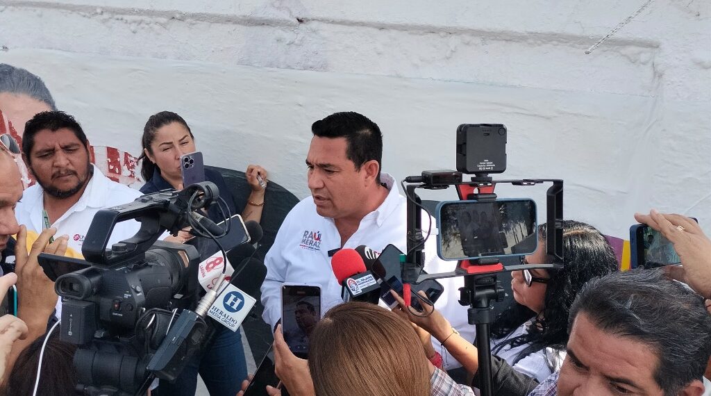 Policias y tránsitos de Gómez Palacio  portarán Body Cam para acabar con la corrupción : Raúl Meraz