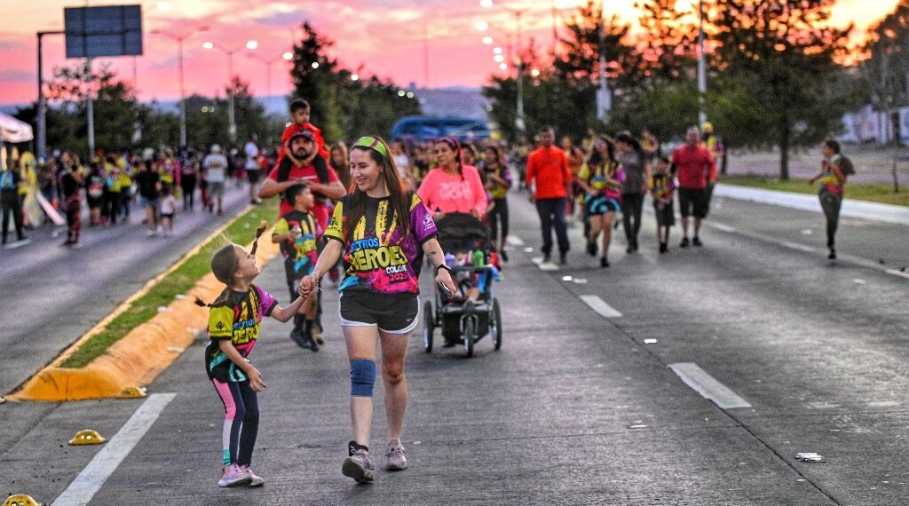 Más de 13 mil corazones se unieron en la Carrera “Nuestros Héroes 2025” para apoyar a niñas y niños de la Casa Hogar del DIF Estatal
