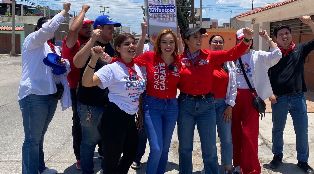 La delegada del PRI, Paola Gárate, recorre casa por casa en apoyo a los candidatos de la alianza “Unidad y Grandeza”