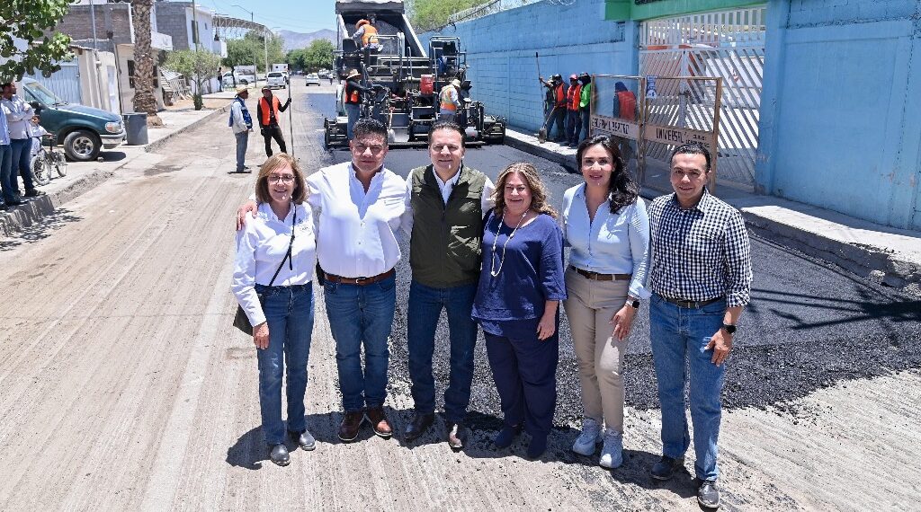 Esteban y Lety avanzan con pavimentación histórica en Gómez Palacio a favor de la economía y el bienestar