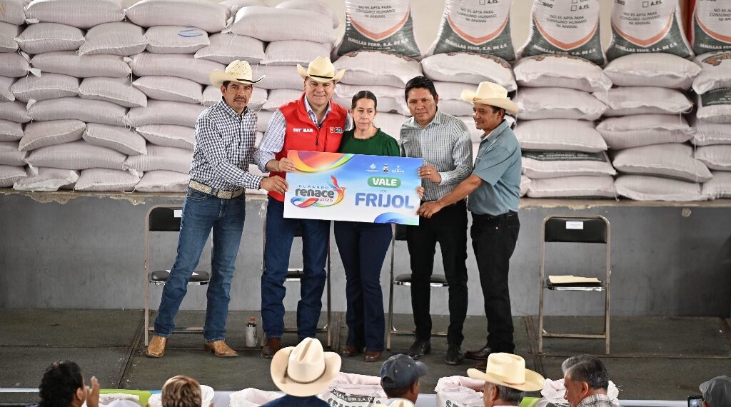 Esteban cumple con el campo de Canatlán: entrega semilla de frijol y avena a tiempo, con calidad y visión de futuro