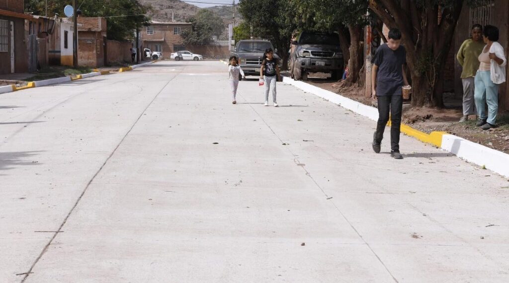 Pavimento ha soportado lluvias; ciudadanía ahora pide bordos: Obras Públicas