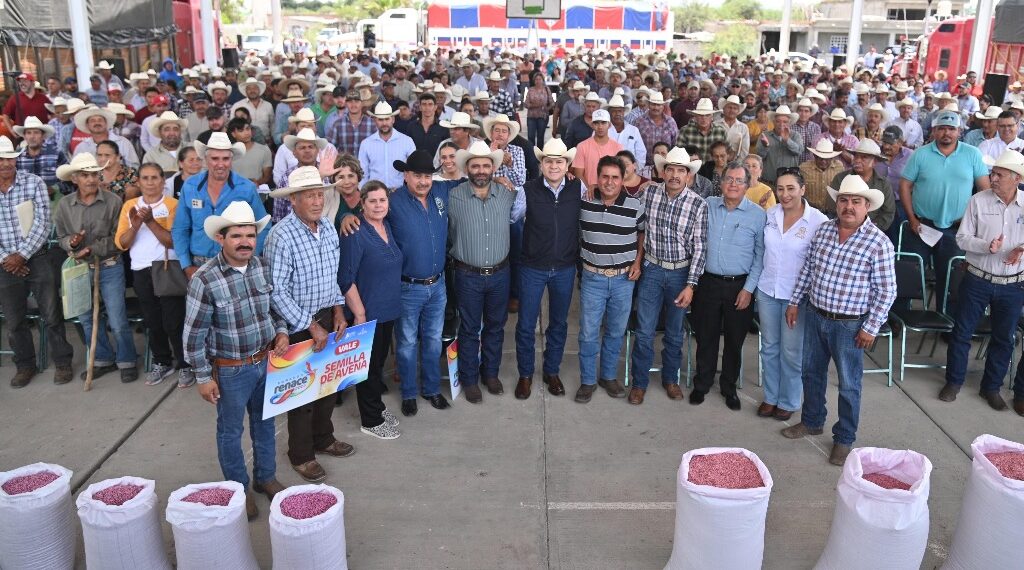 Esteban fortalece el campo en San Juan del Río con 190 toneladas de semilla para mejorar cosechas y apoyar la economía de las familias productoras