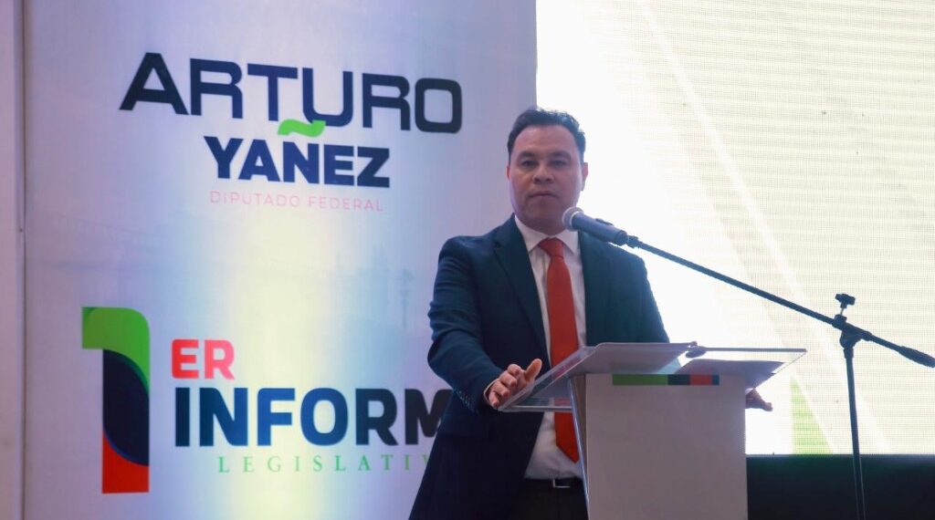 Arturo Yáñez rinde su Primer Informe Legislativo y reafirma su compromiso con Durango