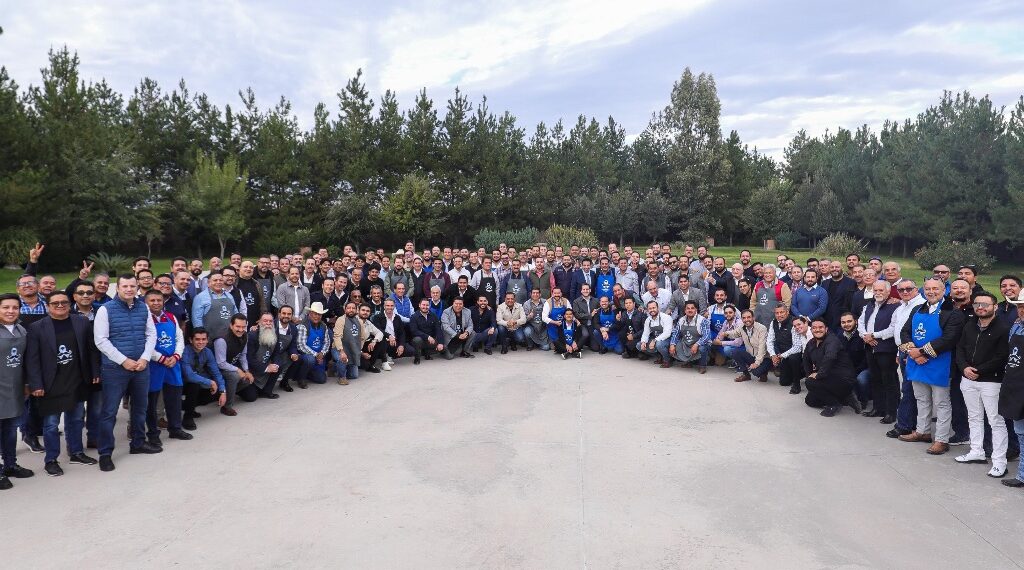 Reúne alcalde Toño Ochoa a hombres para hacer conciencia sobre el cáncer de prostata